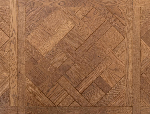 Trianon Salon Oak
